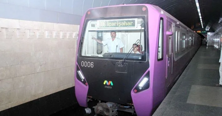 Mərkəzi Klinik Xəstəxanasının arxasında yerləşən metro stansiyası gələn ilin sonuna kimi istifadəyə veriləcək