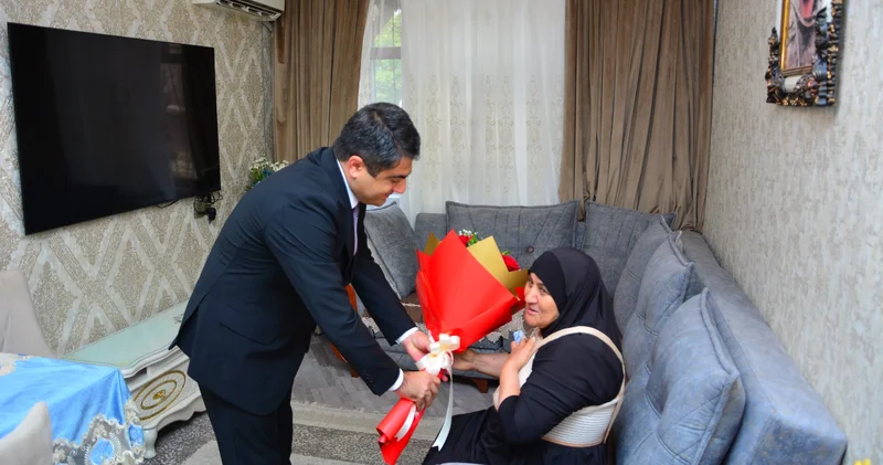 Ürək əməliyyatı keçirən şəhid anası ziyarət olundu FOTO