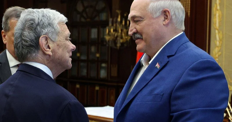 Лукашенко действует в рамках дозволенного Кремлем Анджей Пукшто комментирует для