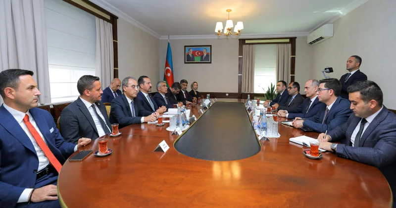 AKP sədrinin müavini ilə görüşdə Zəngəzur dəhlizinin açılması perspektivləri müzakirə olunub