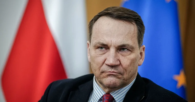 Сикорский: Польша не намерена разрывать дипломатические отношения с Россией