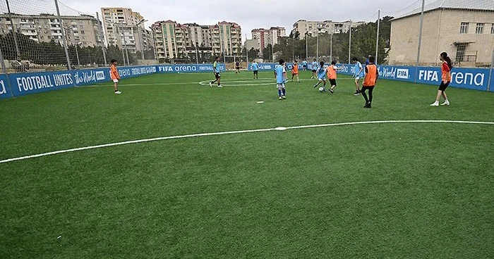 Məktəblilər üçün yeni meydança FOTO