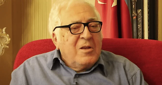 Azərbaycan Yazıçılar Birliyinin sədri Anara MƏKTUB Siz Yazıçılar Birliyinin rəhbərlik postundan zamanında getməli idiniz...