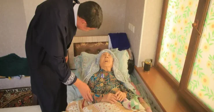 Dünyanın ən yaşlı sakini bu ölkədə yaşayı 130 yaşı var