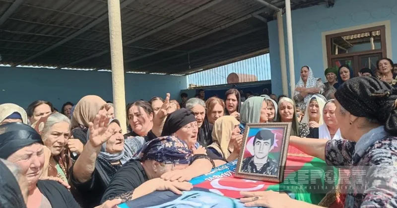 İtkin düşən şəhidlərimiz dəfn olunur Fotolar Yenilənir