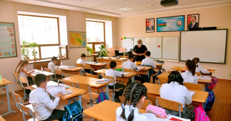 Dərslərdə şagirdlərin fəal iştirakı zəifdir RƏSMİ
