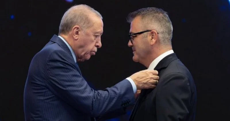 CHP də daha iki qalmaqallı istefa