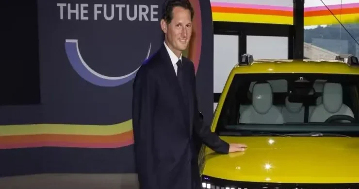 “Ferrari”nin kralı küçə süpürəcək