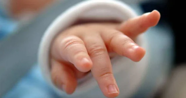 Neftçalada 1 yaşlı körpə öldü “Dedi ki, uşağı hirslənib yerə çırpdım”