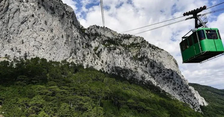 Rusiyada kanat yolda qəza, 3 ölü