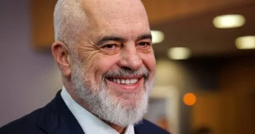 Albaniya dünyanın ilk rəqəmsal naziri təyin etdi...