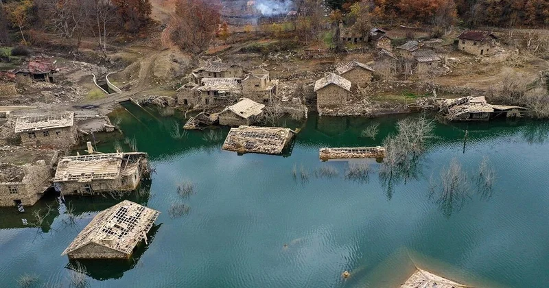 Kabus filmlərini xatırladan kənd: Batmış kənd yenidən üzə çıxdı FOTO