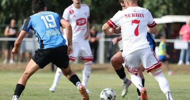 Nuriyevin komandası 9 qollu qələbə qazandı