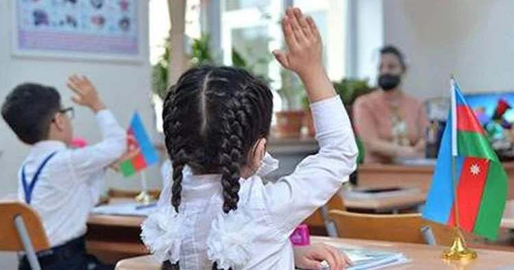 Siniflər boşalır, müəllimlər ixtisar olunur… KONKRET