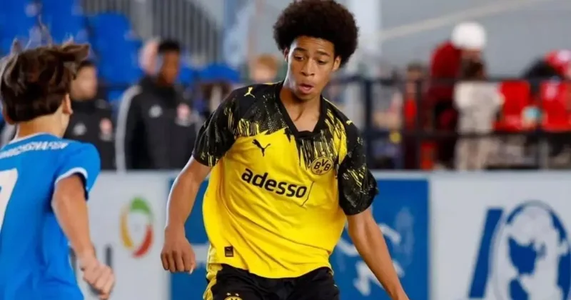 Avropa nəhəngləri Dortmund un 15 yaşlı ulduzunun pərəstişkarına çevrildi