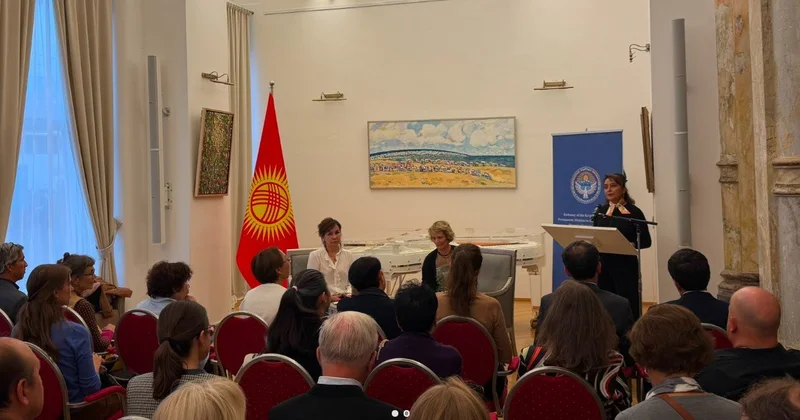 Vyanada Azərbaycan Mədəniyyət Mərkəzində Qırğızıstana həsr olunmuş kitabın təqdimatı keçirilib