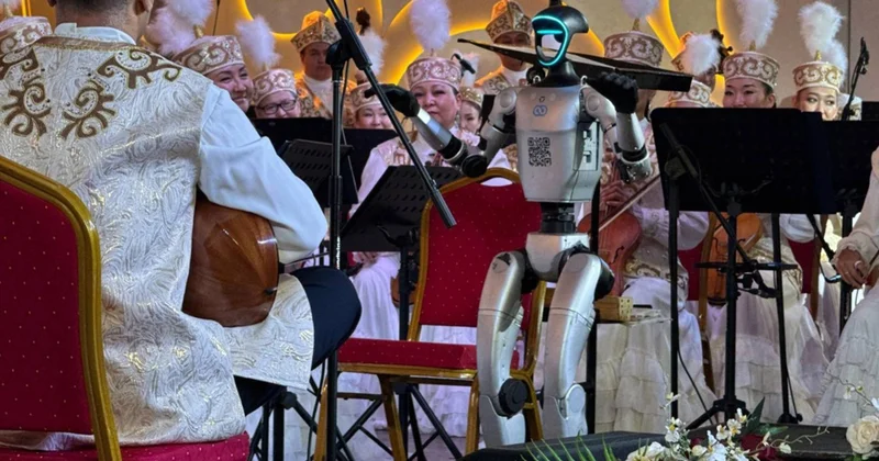 Analoqu olmayan tədbir Orkestrə robot dirijorluq etdi