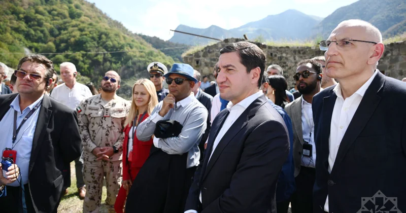 Diplomatlar Xudavəng monastırında FOTO/VİDEO