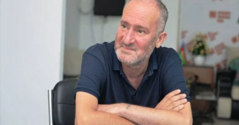 Başdaşındakı təbəssüm: Səbuhinin qəlibsiz 55 ili