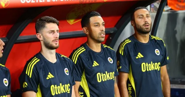Fənərbağça da nə baş verir? Daha iki futbolçu heyətdən qovulub