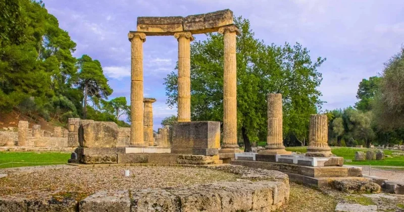 Alman qadın 60 ildən sonra Yunanıstandan oğurladığı tarixi parçanı geri qaytarıb