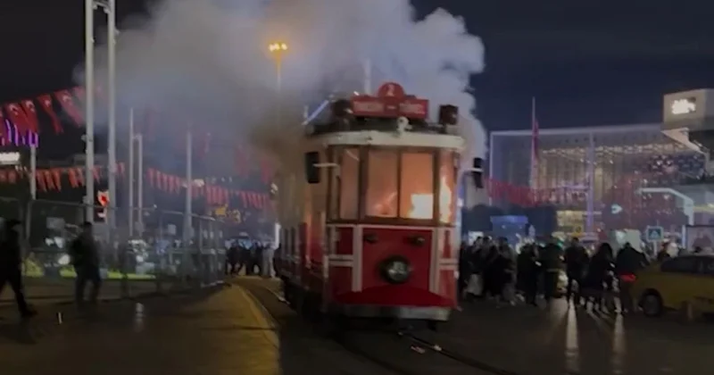 Taksimin məşhur tramvayında yanğın baş verib