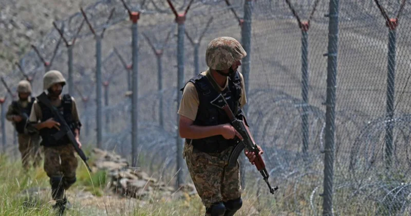 Media: Pakistan ordusu Əfqanıstanla sərhəddə 19 nəzarət buraxılış məntəqəsini ələ keçirib