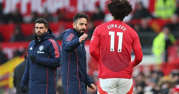 Mançester Yunayted 2 futbolçusu ilə gələcəyi barədə danışacaq