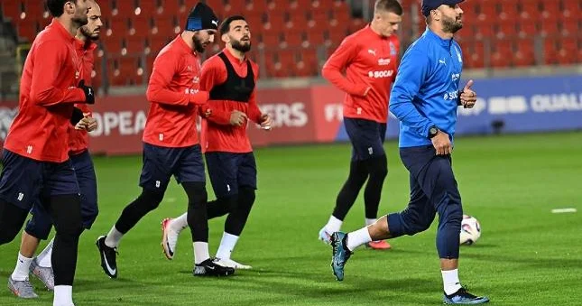 Millimiz Krakovda məşqə çıxdı Şəkillər