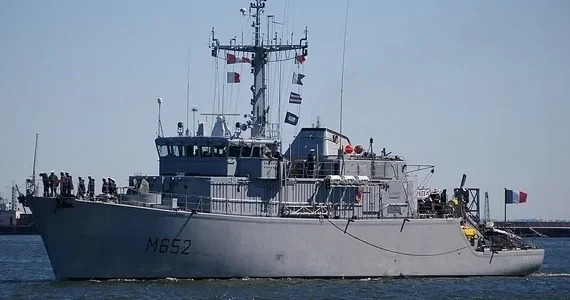 Нидерланды передали ВМС Украины противоминный корабль типа Alkmaar