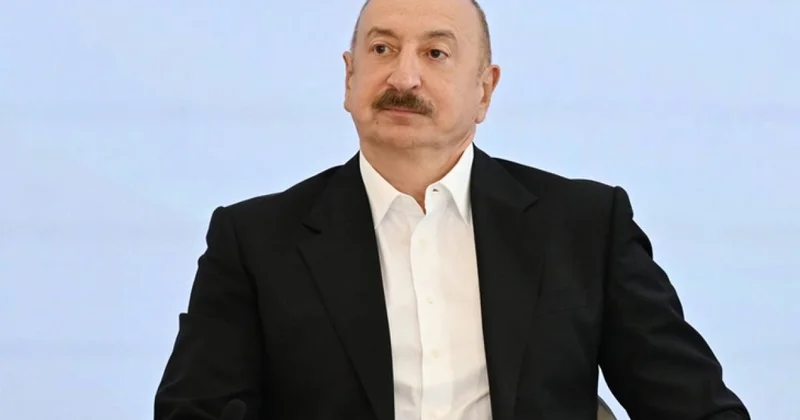 Ильхам Алиев поздравляет...