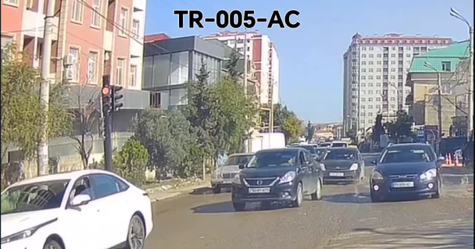 Eyni anda 3 kobud qayda pozan sürücü: 7 bal 300 manat VİDEO