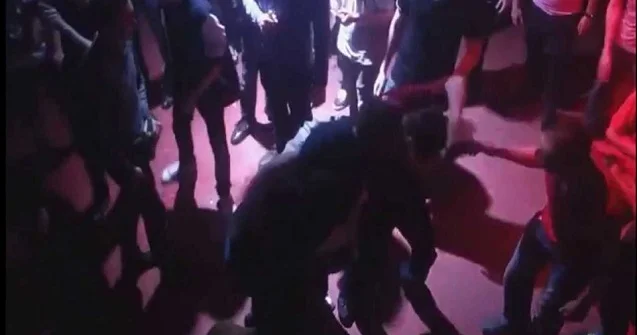 Toyda qohumlar dalaşdı, xəsarət alan var
