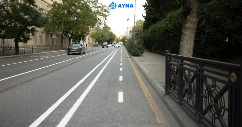 Bakının Azadlıq prospektində daha bir mikromobillik zolağı təşkil olunub