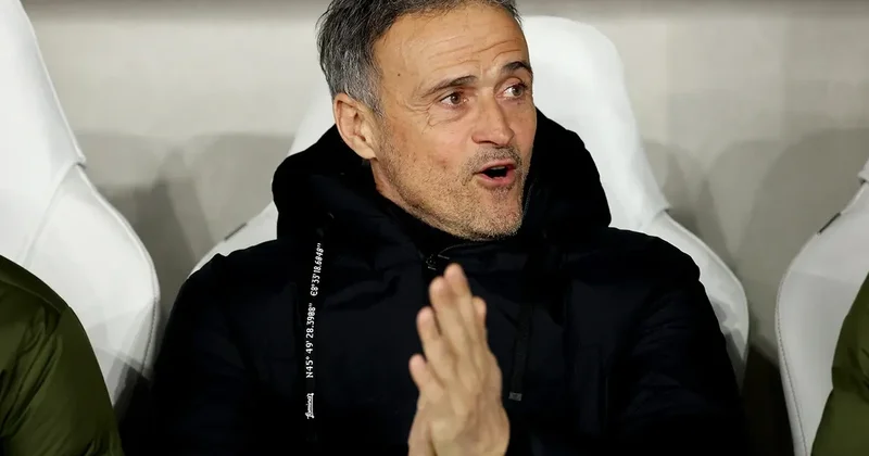 Luis Enrike oyun zamanı futbolçulara davamlı göstəriş vermək istəmədiyini izah edib