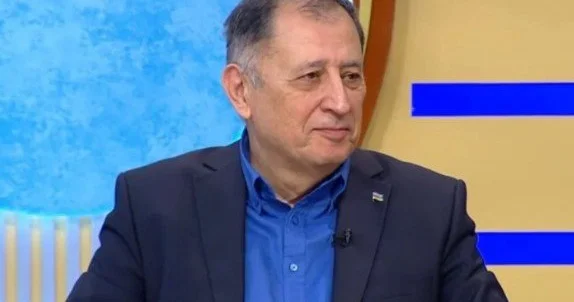 Baba Vəziroğlu: Çinqaçuklar bəyəm məktəbə dəbilqə ilə, əlində nizə ilə gəlməlidirlər?