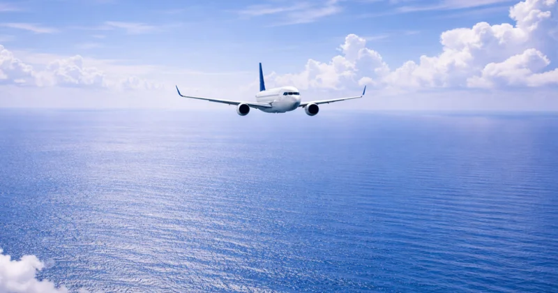 Самолет United Airlines подал сигнал бедствия над Атлантикой ФОТО