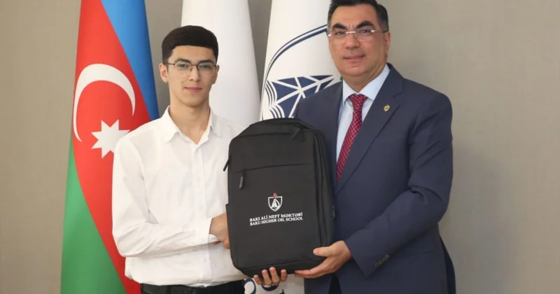 Prezident təqaüdünə layiq görülən gənclər arasında jurnalistin oğlu da var