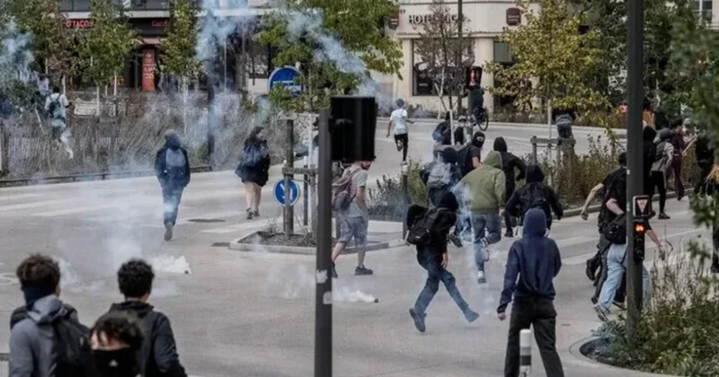 Fransada yuxarı sinif şagirdlərinin etiraz aksiyaları zamanı 8 nəfər xəsarət alıb