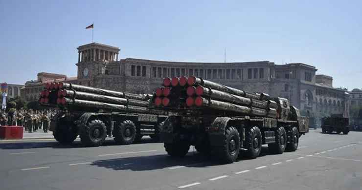 Sülh fonunda sürətli silahlanma və artan hərbi büdcə Ermənistan nəyə hazırlaşır?