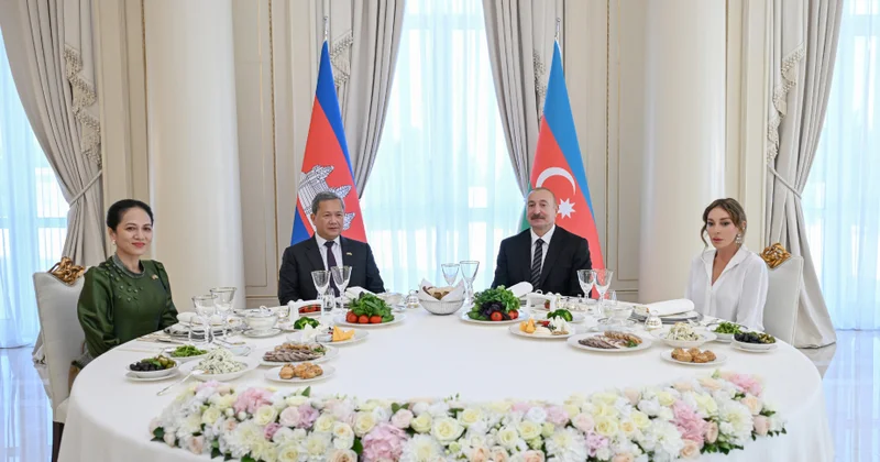 Prezident İlham Əliyevin adından Kamboca Baş nazirinin şərəfinə rəsmi nahar verilib