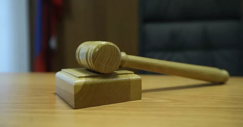 Суд в Турции назначил рэперу курс литературы за гангстерскую песню