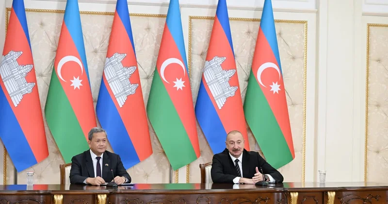 İlham Əliyev: Kamboca ilə bağlı ənənəni bərpa etmək lazımdır