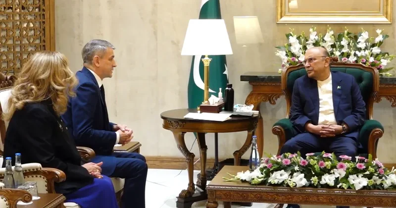 Azərbaycanın səfiri Pakistan Prezidentinə etimadnaməsini təqdim edib KONKRET