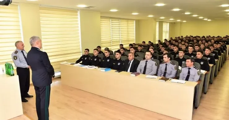 Polis Akademiyasında təcrübəli mütəxəssislərin iştirakı ilə dərslər keçirilir