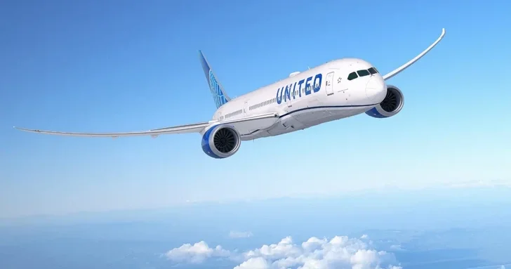 Авиалайнер United Airlines активировал код 7700 над Атлантическим океаном