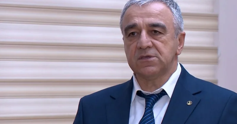 Direktor: Vahid forma şagirdlər arasında bərabərliyi təmin edir