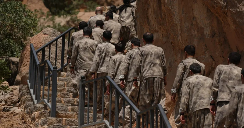 PKK İraqın şimalındakı dörd sığınacağını boşaltdı KONKRET