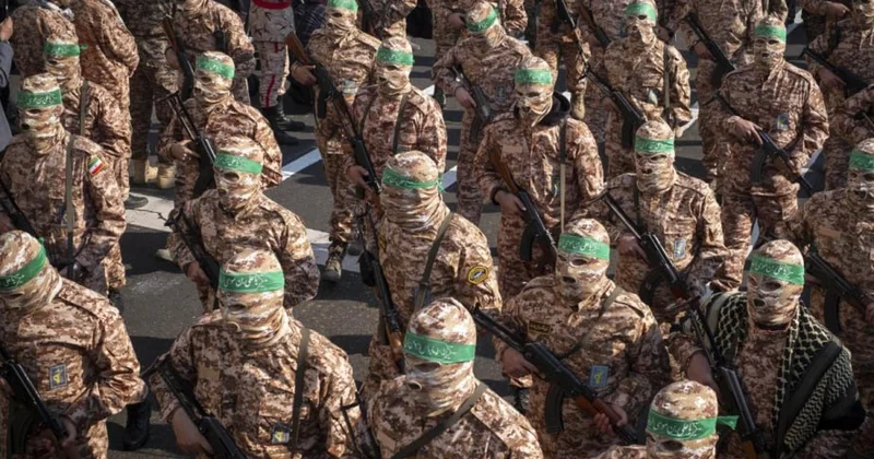 Vahid məktəbli formasına qarşı çıxışların sifarişi SEPAH dan gəlib FOTOFAKT