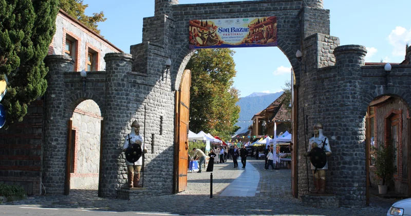 Qaxda keçirilən “Şən Bazar” festivalında turizm potensialı təbliğ olunur
